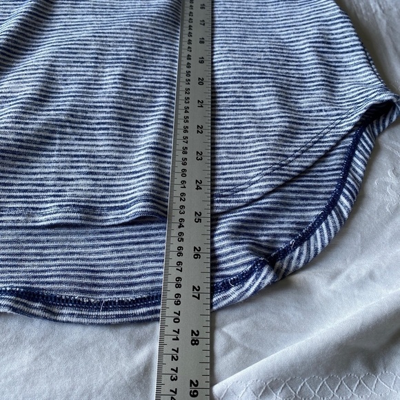 Banana Republic Factory Women's Blue/White Stripe Lightweight Sweater Top Small - Picture 8 of 9